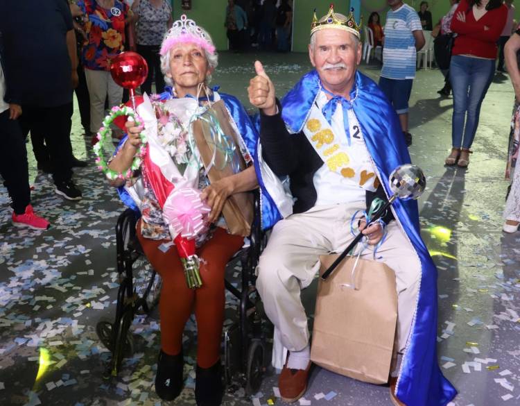 Jóvenes de la Tercera Edad disfrutaron de una gran fiesta organizada por PAMI y el Municipio