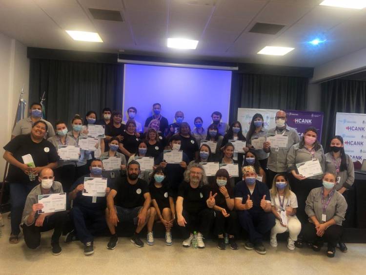 Comenzó a dictarse un taller de lengua de señas para trabajadores y trabajadoras de la Salud