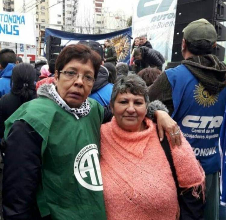 Duelo Comunitario por la muerte de Teresa De Luca