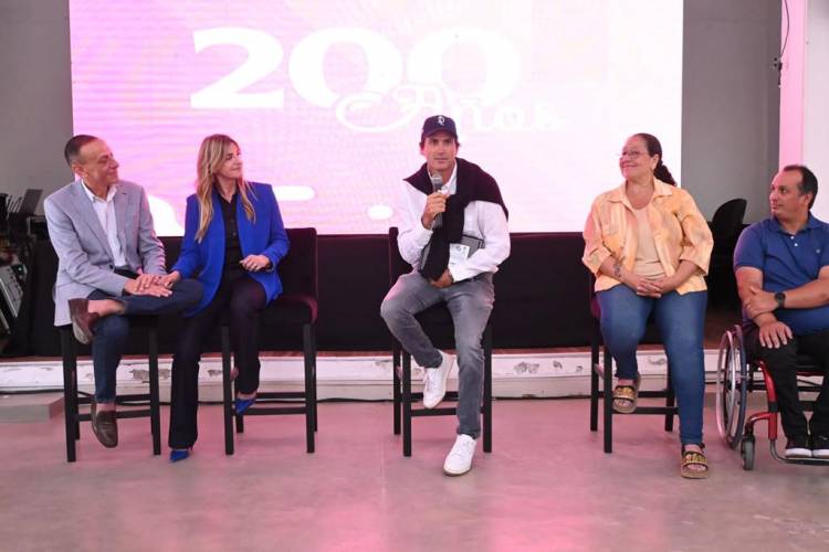 Adolfo Cambiaso fue reconocido como el "deportista del Bicentenario" de Cañuelas
