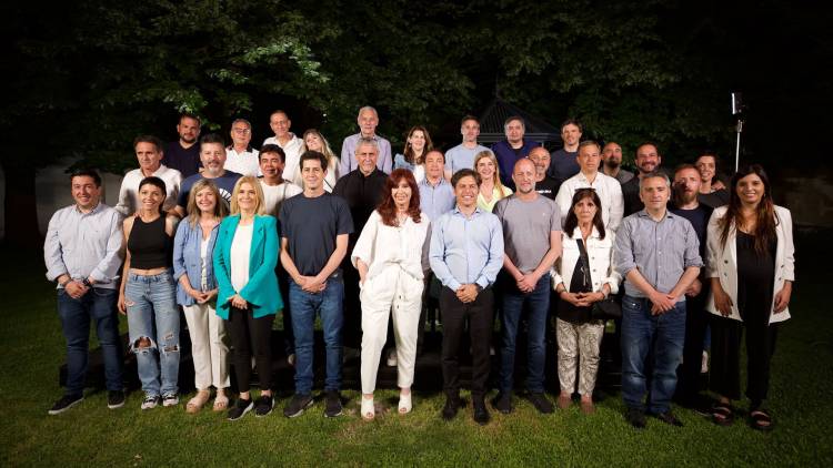 Marisa Fassi recibe a los intendentes peronistas de la Tercera y la Primera sección electoral