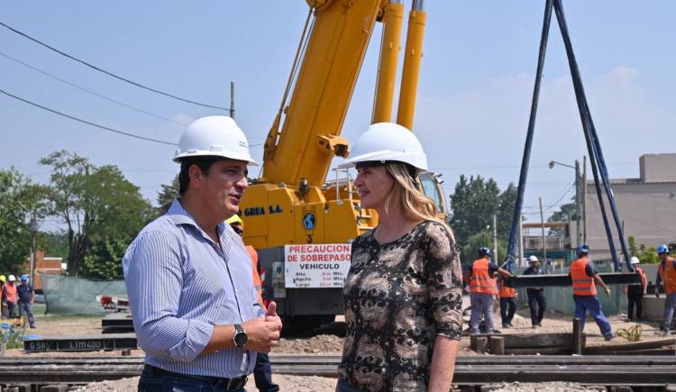Marisa Fassi recorrió el avance de obra del paso bajo nivel de calle Azcuénaga–Vicente Casares