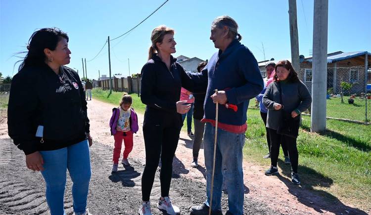 Marisa Fassi encabezó un operativo de limpieza en La Unión