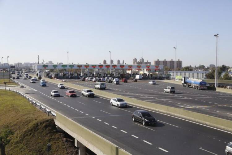El Gobierno aprobó nuevas subas en los peajes de rutas y autopistas nacionales