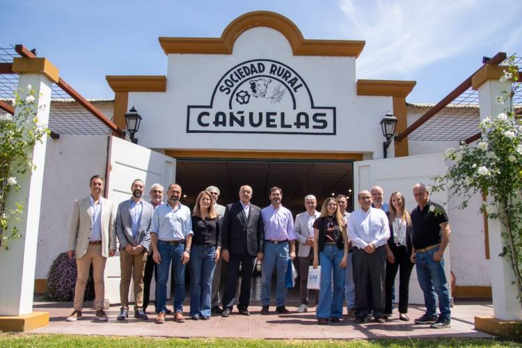 Firman un convenio entre la Universidad de Morón y la Sociedad Rural de Cañuelas