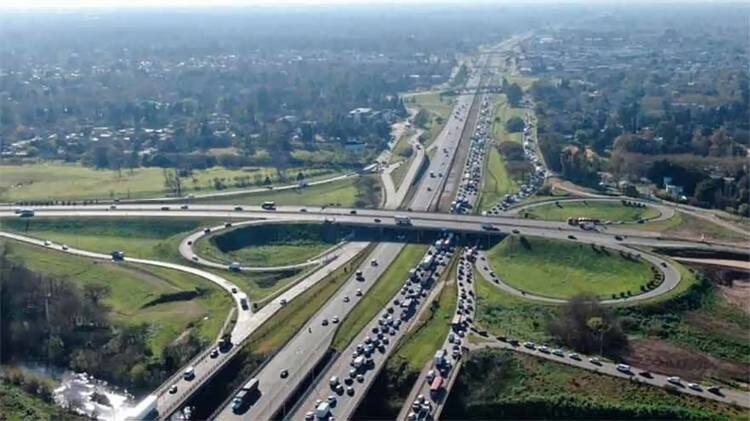 Negociado para los amigos: El Gobierno lanza licitación pública para privatizar nuevos tramos de autopistas y rutas nacionales