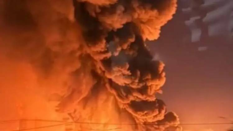 Impactante explosión e incendio en el Polo Industrial de Ezeiza