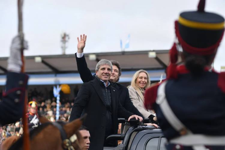 Luis Caputo apuntó contra el Municipio de Cañuelas para justificar los aumentos de la carne