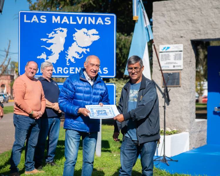Cañuelas conmemoró los 20 años del monumento a los Caídos en Malvinas
