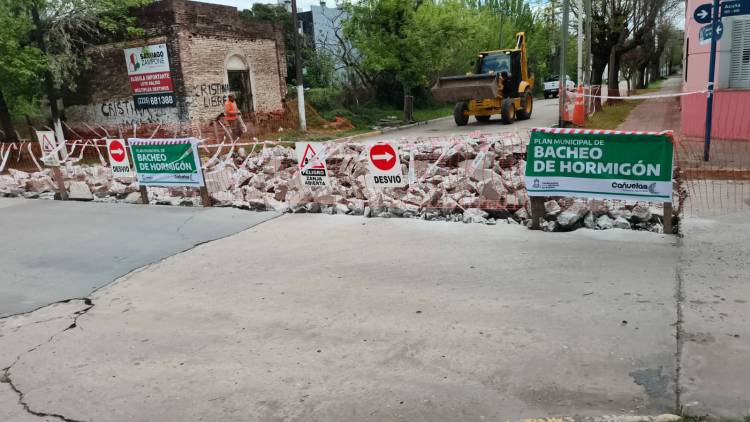 AVANZA EL PLAN DE BACHEO CON HORMIGÓN EN MÁS DE 20 PUNTOS