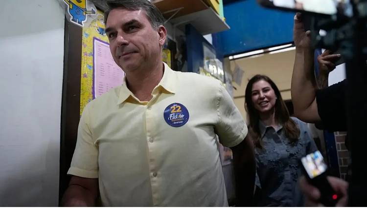 Arrieta apuntó contra Milei por el paso de Flávio Bolsonaro por la Argentina